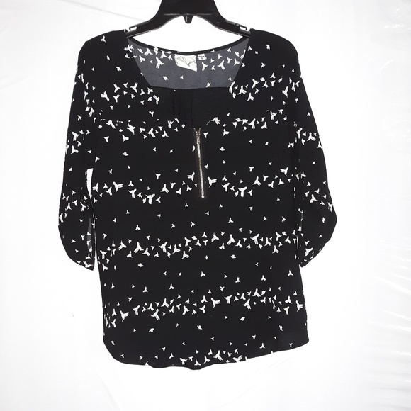 Janet Chung Tops - 🎃 Janet Chung black and white print top